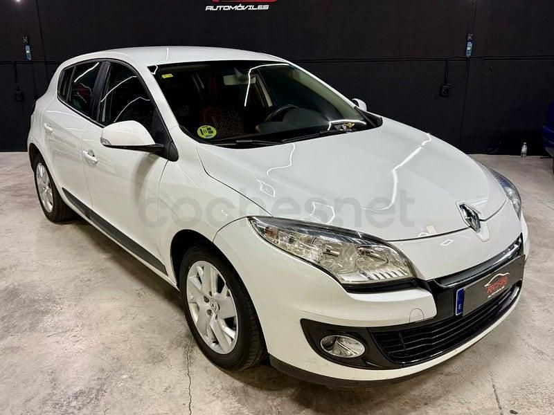 Usado Renault Mégane Expression 90 CV (66 kW) 2012 Blanco Berlina