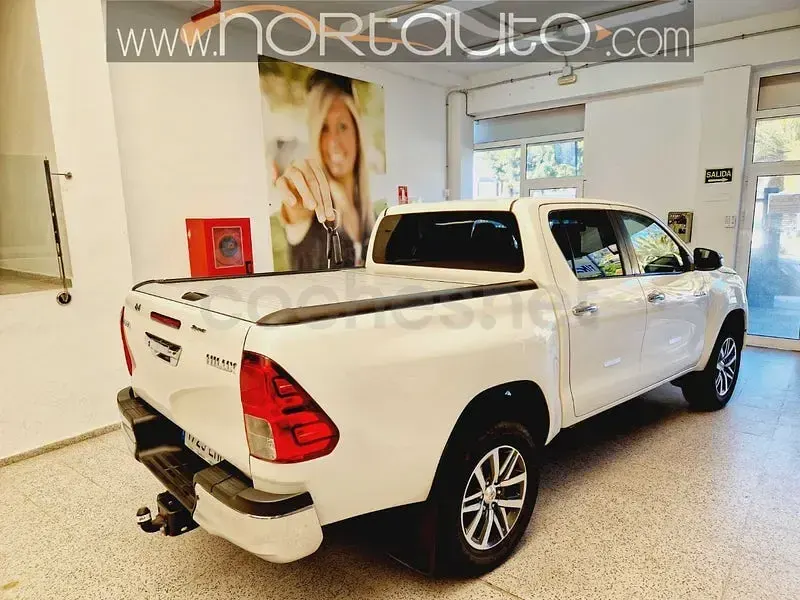 Usado Toyota HiLux 150 CV (110 kW) 2020 Blanco Pickup/Camioneta