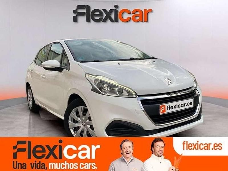 Blanco Usado 2019 Peugeot 208 Active Utilitario | 9390 € (Precio justo) - Imagen 1/4