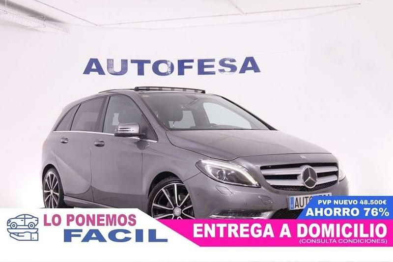 Usado Mercedes B200 136 CV (100 kW) 2014 Gris / plata Monovolumen