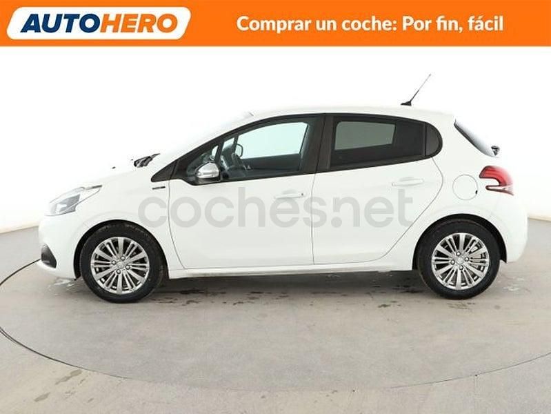 Usado Peugeot 208 Signature Sky 82 CV (60 kW) 2019 Blanco Utilitario