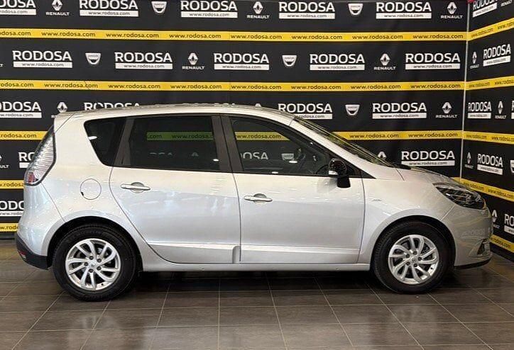 Usado Renault Scénic III LIMITED 110 CV (80 kW) 2015 Gris Monovolumen