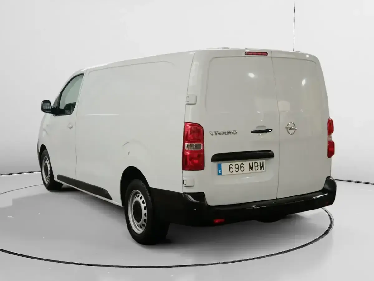 Usado Opel Vivaro-e Combi S 102 CV (75 kW) 2022 Blanco Monovolumen