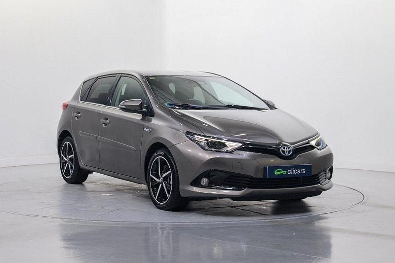 Usado Toyota Auris Hybrid Edition 136 CV (100 kW) 2018 Marrón Berlina