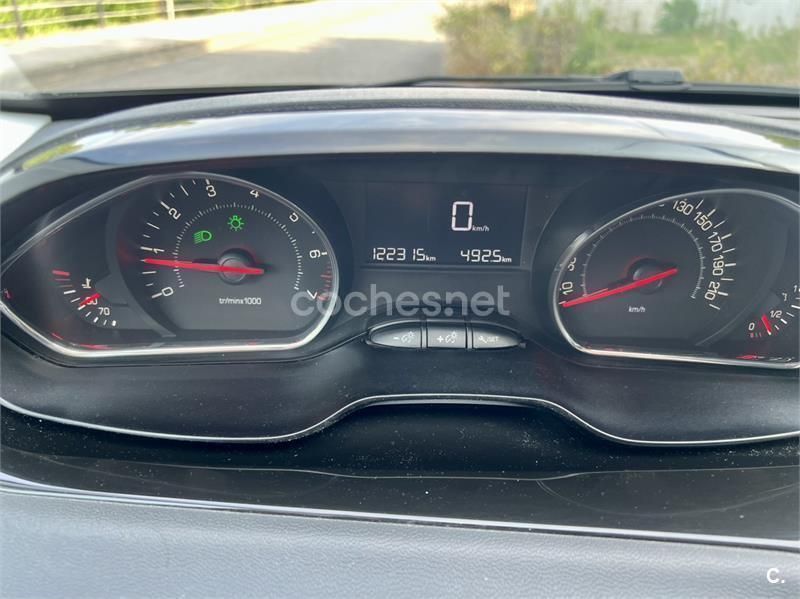 Gris / plata Usado 2015 Peugeot 208 Style Utilitario | 5500 € (Buen precio) - Imagen 1/1