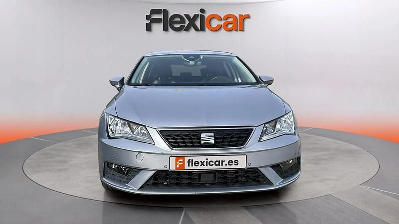 Usado Seat Leon ST Style 131 CV (96 kW) 2020 Gris Familiar
