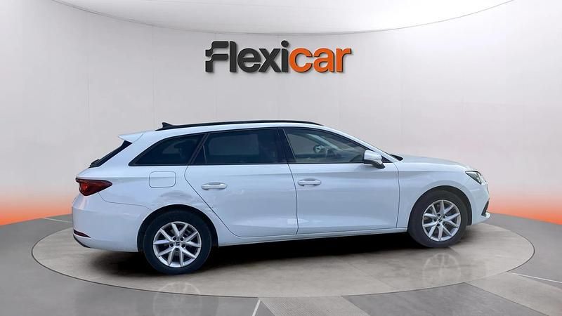 Usado Seat Leon Style 116 CV (85 kW) 2021 Blanco Utilitario