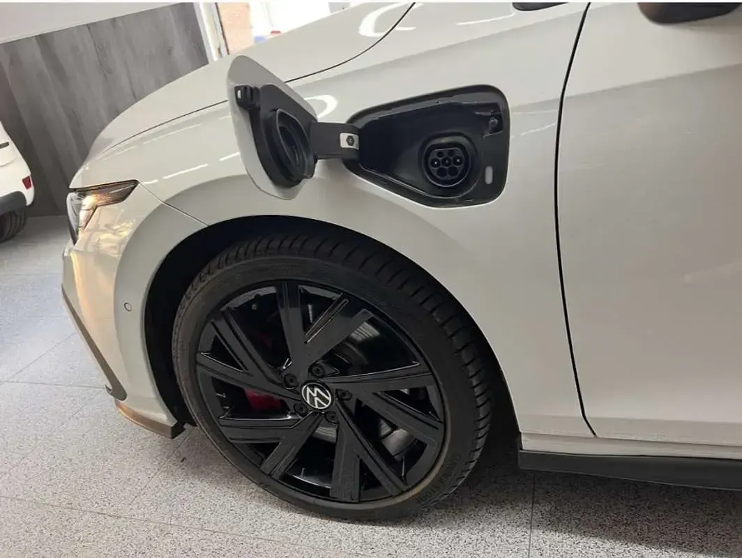 Usado VW Golf VIII GTE 245 CV (180 kW) 2022 Blanco Utilitario