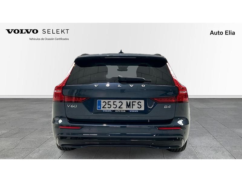 Usado Volvo V60 Plus 197 CV (144 kW) 2023 Azul Familiar
