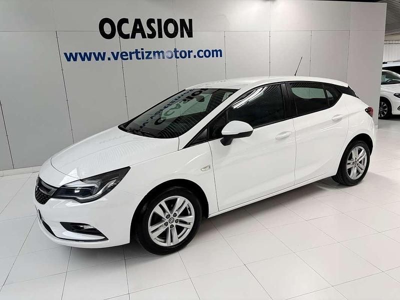 Blanco Usado 2019 Opel Astra Selective Utilitario | 14.500 € (Caro) - Imagen 1/4