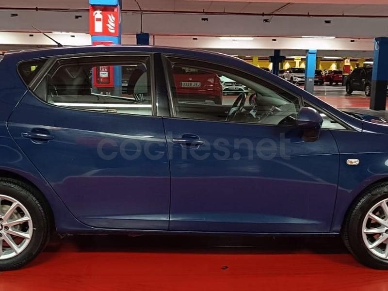 Usado Seat Ibiza Reference 75 CV (55 kW) 2017 Azul Berlina