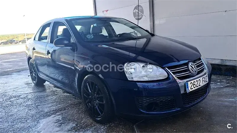 Usado VW Jetta Trendline 105 CV (77 kW) 2007 Azul Berlina