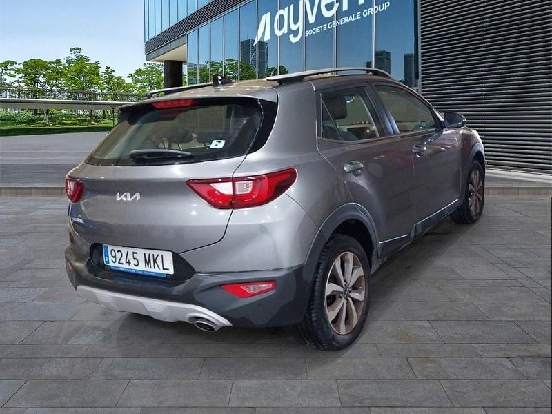 Usado Kia Stonic 84 CV (61 kW) 2023 Gris SUV