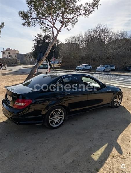 Usado Mercedes C220 Avantgarde 150 CV (110 kW) 2007 Negro Berlina