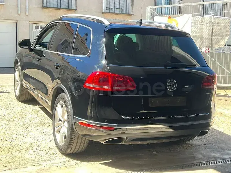 Usado VW Touareg 262 CV (192 kW) 2015 Negro SUV