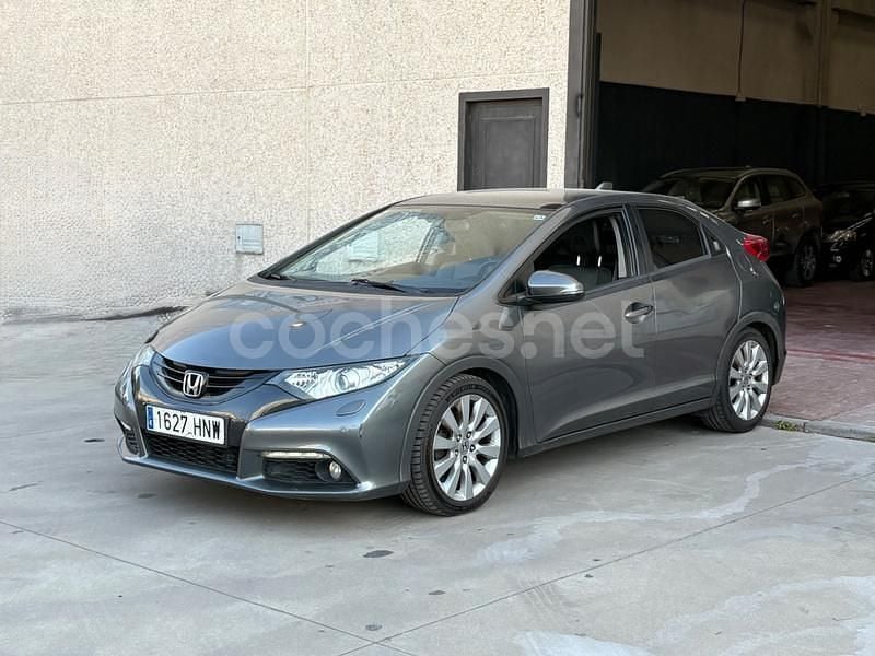 Gris / plata Usado 2013 Honda Civic Executive Berlina | 6490 € (Precio justo) - Imagen 1/4