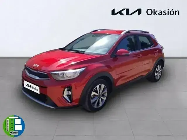 Usado Kia Stonic 120 CV (88 kW) 2022 Rojo SUV