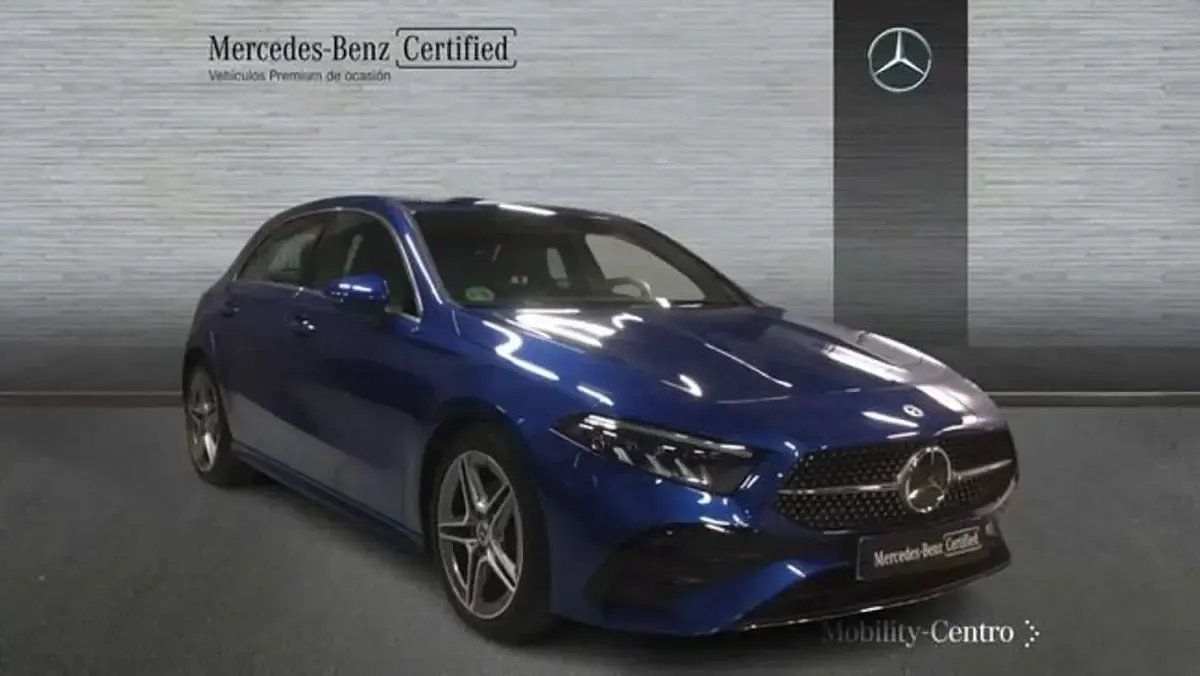 Usado Mercedes A180 109 CV (80 kW) 2024 Azul Utilitario