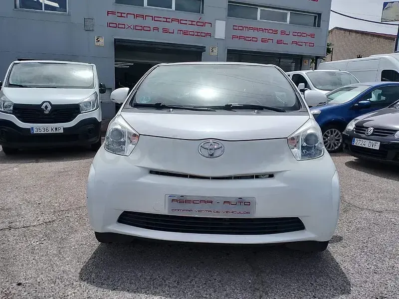 Usado Toyota iQ 68 CV (50 kW) 2009 Blanco Utilitario