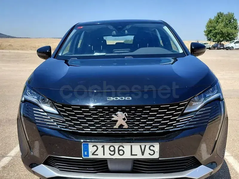 Usado Peugeot 3008 Active 130 CV (95 kW) 2022 Negro SUV