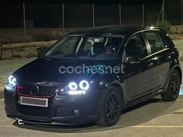 Usado VW Golf IV Highline 105 CV (77 kW) 2005 Negro Berlina
