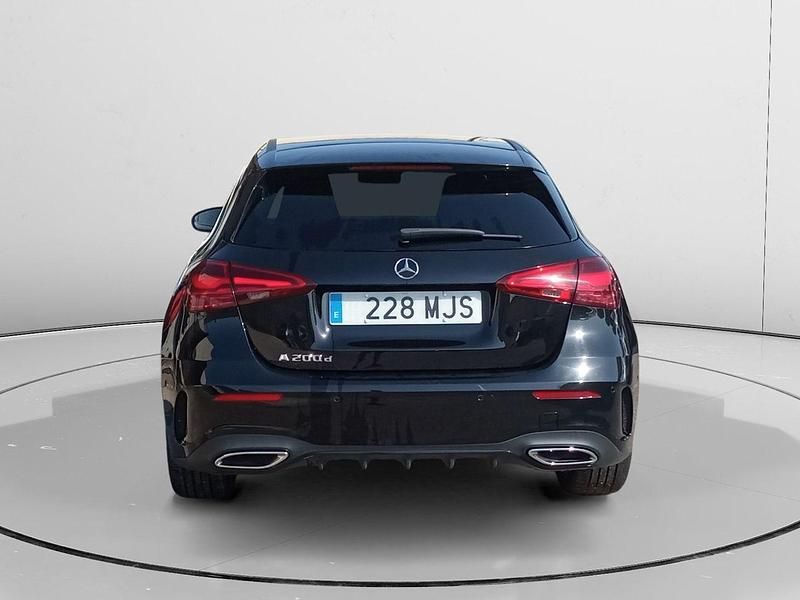 Usado Mercedes A200 AMG line 150 CV (110 kW) 2023 Negro Berlina