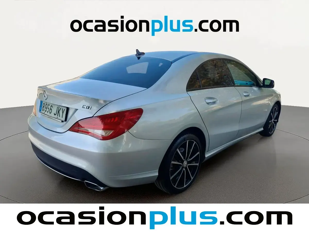 Usado Mercedes CLA200 Urban 136 CV (100 kW) 2015 Gris plata Coupe