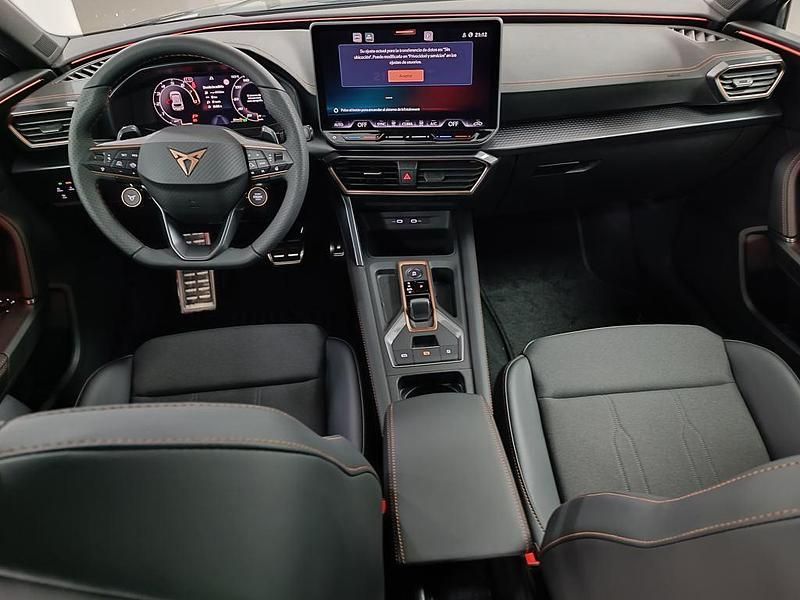 Usado Cupra Leon 150 CV (110 kW) 2025 Azul Berlina