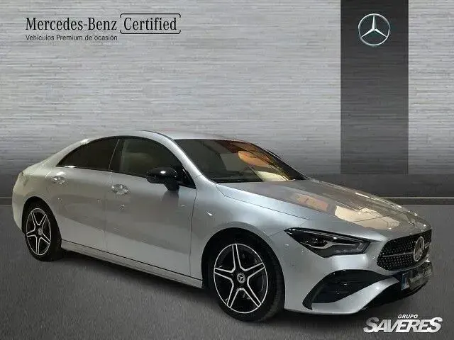 Usado Mercedes CLA200 163 CV (119 kW) 2025 Plata hightech
