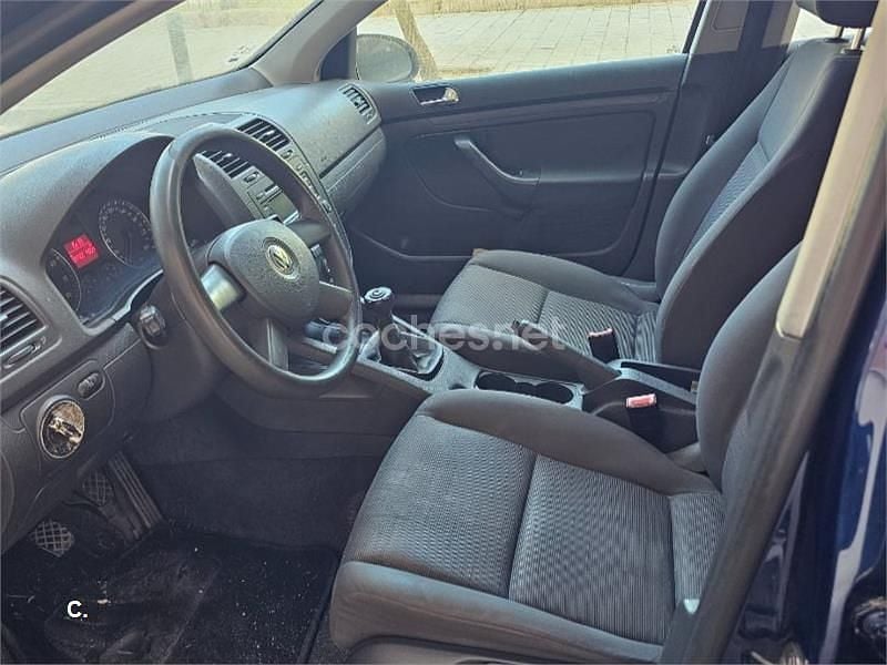 Usado VW Golf IV Trendline 102 CV (75 kW) 2004 Azul Berlina