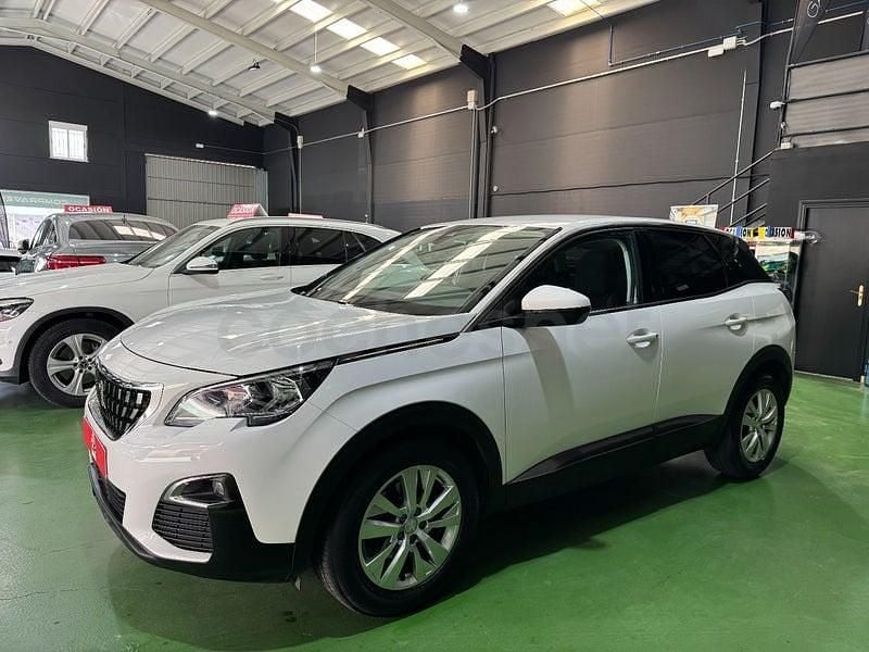 Usado Peugeot 3008 Allure 130 CV (95 kW) 2019 Blanco SUV