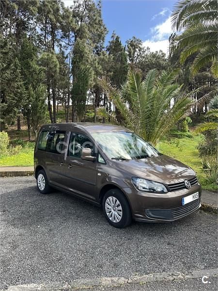 Usado VW Caddy Trendline 102 CV (75 kW) 2014 Marrón Monovolumen