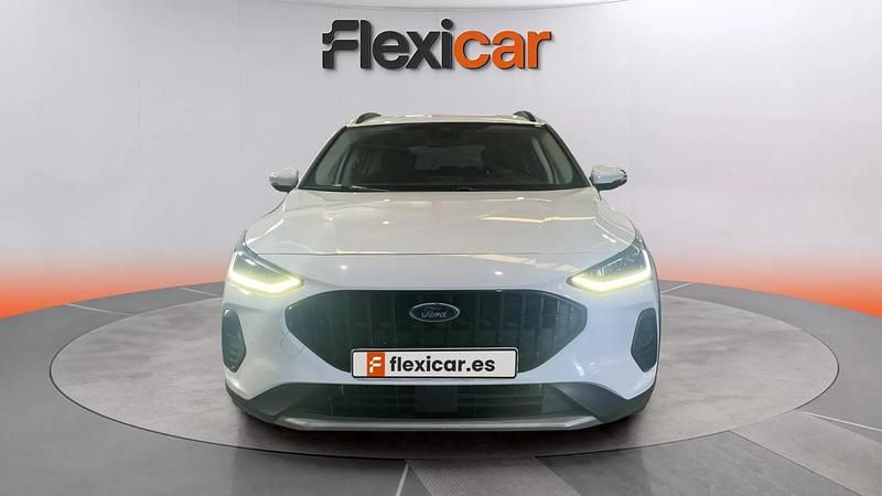 Używany Ford Focus Active 155 KM (114 kW) 2022 Biały Sedan/Limuzyna