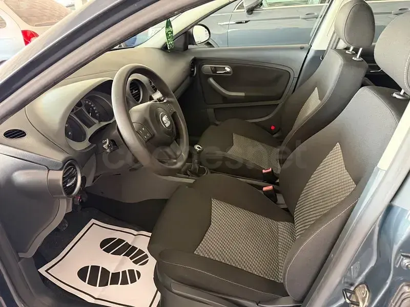 Usado Seat Cordoba 100 CV (73 kW) 2008 Gris / plata Berlina
