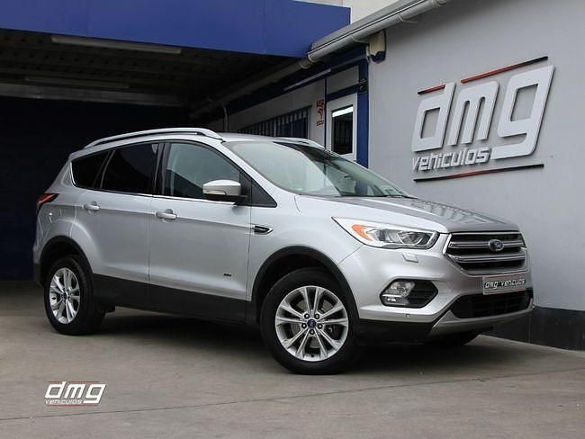 Gris / plata Usado 2017 Ford Kuga Titanium SUV | 16.900 € (Un poco caro) - Imagen 1/4