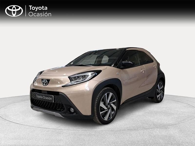Usado Toyota Aygo X 72 CV (52 kW) 2023 Beige SUV
