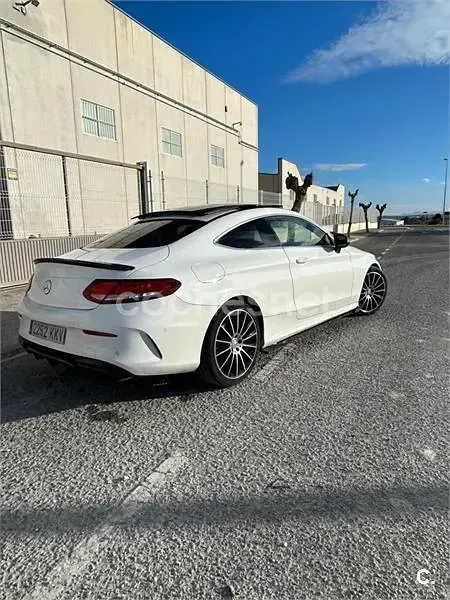 Usado Mercedes C220 170 CV (125 kW) 2016 Blanco Coupe