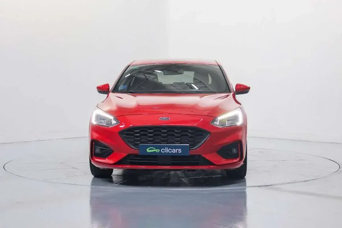Usado Ford Focus ST-Line 125 HP (91 kW) 2022 Vermelho Citadino