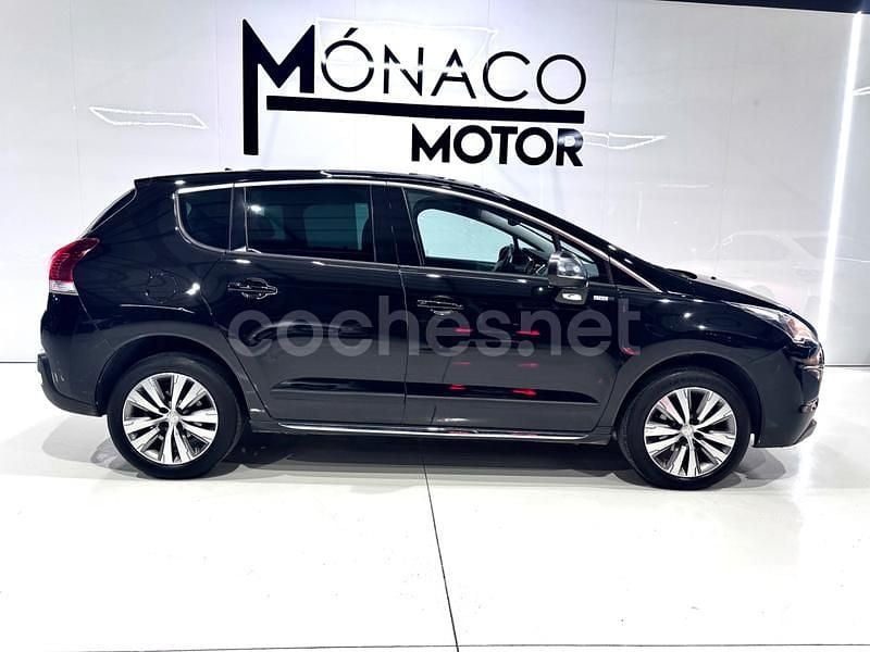 Usado Peugeot 3008 Allure 120 CV (88 kW) 2016 Negro Berlina