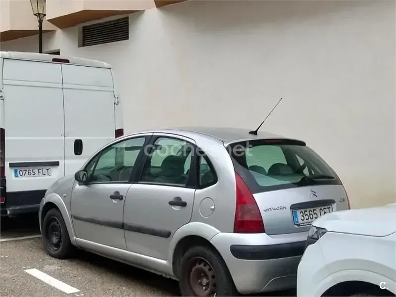 Usado Citroën C3 61 CV (44 kW) 2002 Gris / plata Utilitario