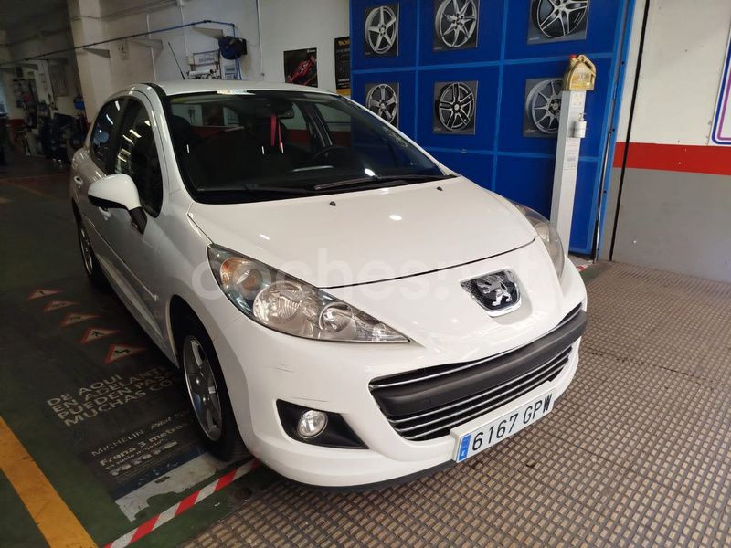 Blanco Usado 2010 Peugeot 207 Berlina | 4490 € (Precio justo) - Imagen 1/4