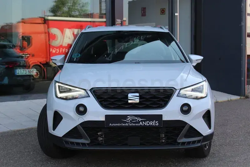 Usado Seat Arona FR 115 CV (84 kW) 2024 Blanco SUV