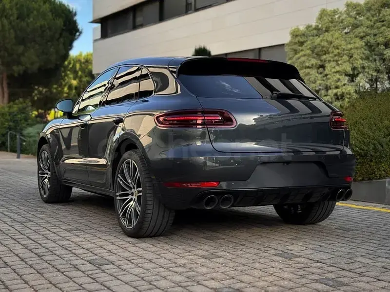 Usado Porsche Macan 245 CV (180 kW) 2018 Gris / plata SUV