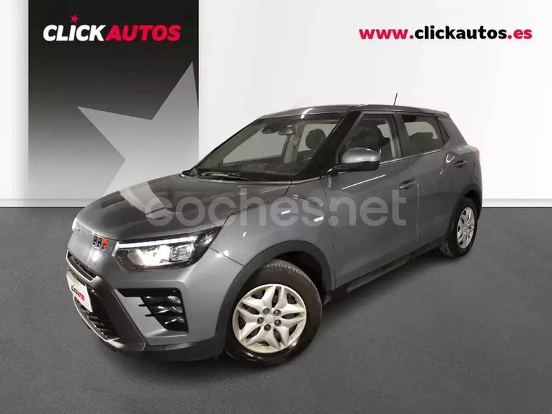 Gris Usado 2024 Ssangyong (KGM) Tivoli SUV | 19.200 € - Imagen 1/4
