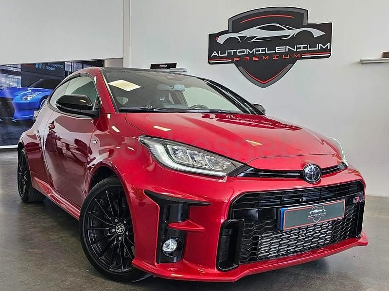 Usado Toyota Yaris 261 CV (191 kW) 2021 Rojo Utilitario