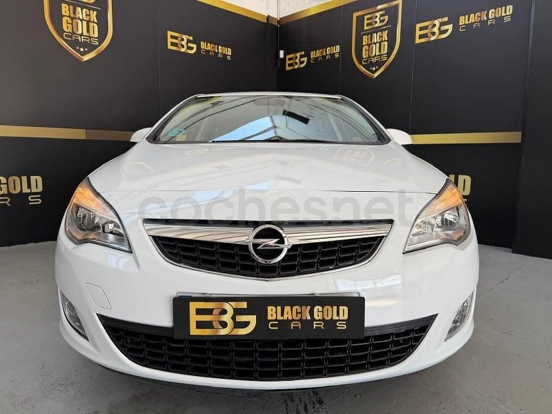 Usado Opel Astra Cosmo 116 CV (85 kW) 2010 Blanco Berlina