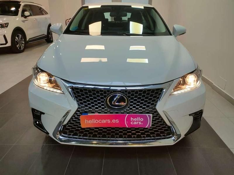 Usado Lexus CT200h Business Edition 136 CV (100 kW) 2019 Blanco Utilitario