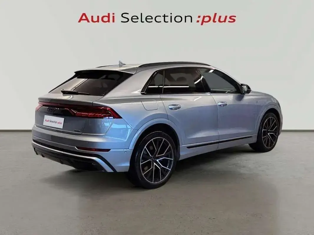 Usado Audi Q8 S-Line 286 CV (210 kW) 2023 Plateado SUV