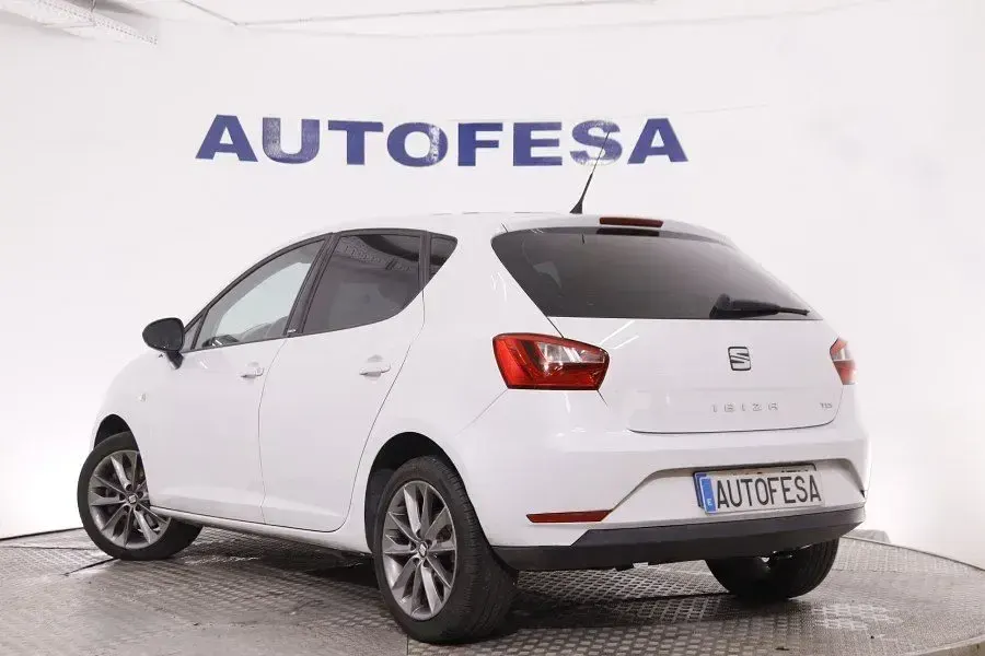 Usado Seat Ibiza I-Tech 105 CV (77 kW) 2015 Blanco