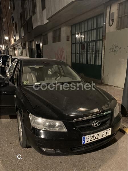 Negro Usado 2007 Hyundai Sonata Comfort Berlina | 3900 € (Precio justo) - Imagen 1/4